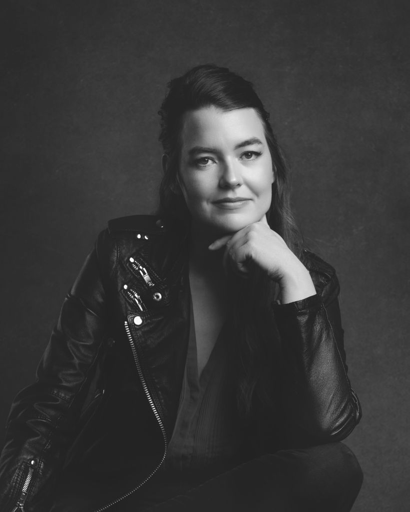 Chris Smedbakken i svartvitt